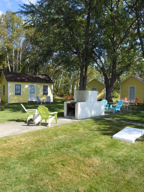 Katahdin Cabins Ξενοδοχείο Millinocket Εξωτερικό φωτογραφία