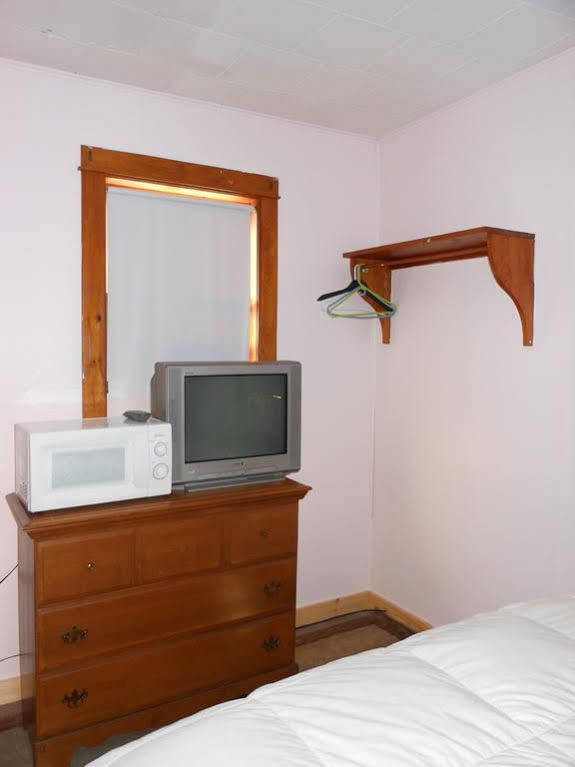 Katahdin Cabins Ξενοδοχείο Millinocket Εξωτερικό φωτογραφία