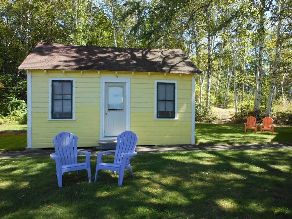 Katahdin Cabins Ξενοδοχείο Millinocket Εξωτερικό φωτογραφία