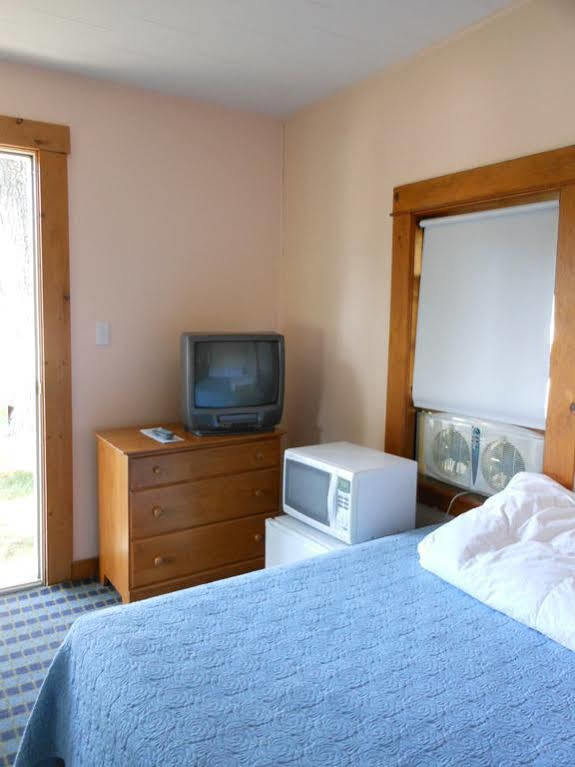 Katahdin Cabins Ξενοδοχείο Millinocket Εξωτερικό φωτογραφία