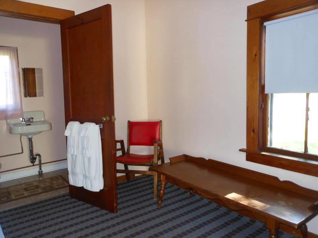 Katahdin Cabins Ξενοδοχείο Millinocket Εξωτερικό φωτογραφία