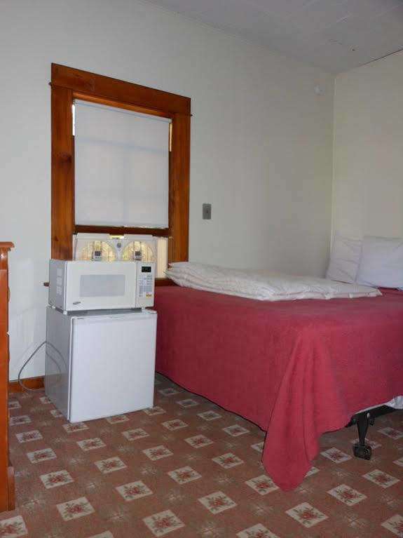 Katahdin Cabins Ξενοδοχείο Millinocket Εξωτερικό φωτογραφία